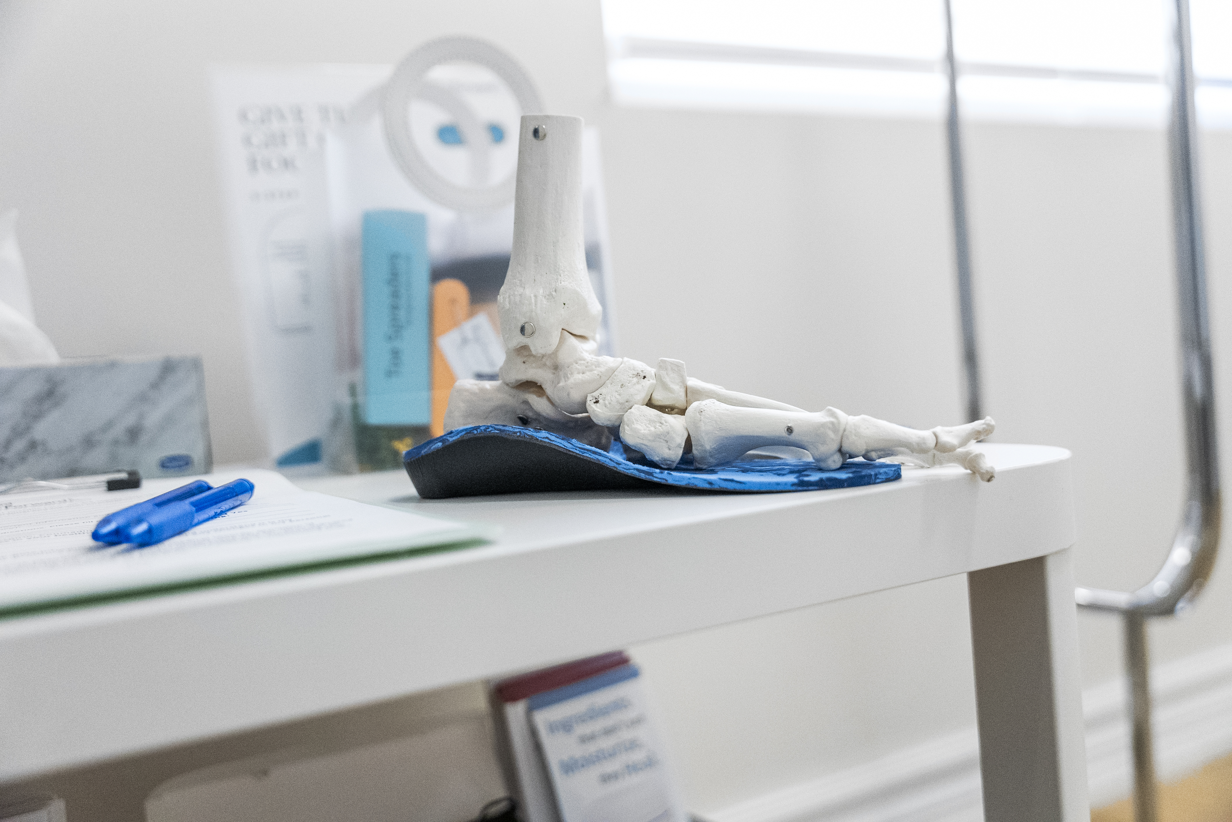 Custom orthotic with foot model